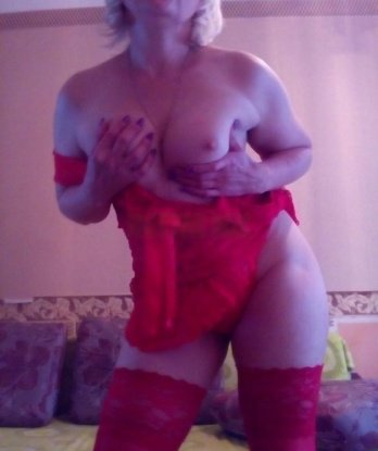 💋 Я креативна и открыта для новых приключений, которые наверняка оставят тебе яркие воспоминания. Сделаю все, чтобы ты почувствовал себя настоящим мужчиной. Мои услуги включают классический секс, оральный секс и массаж. Мои возможности безграничны, я готова исполнить твои самые смелые фантазии. Доверься мне и получи незабываемое удовольствие. 🌟 Для твоего удобства я приложу фото в описании, чтобы ты увидел насколько я привлекательна. И да, я живу в Москве, поэтому можем встретиться в любом уютном месте в Москве. 😉 Если ты готов окунуться со мной в мир наслаждения, не стесняйся и связывайся со мной прямо сейчас! Оставлю всю остальную информацию лично для тебя. 💫 Юлия